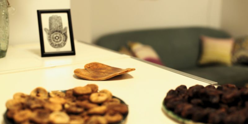 Fotografía de la decoración de la sala de Raíces Psicología